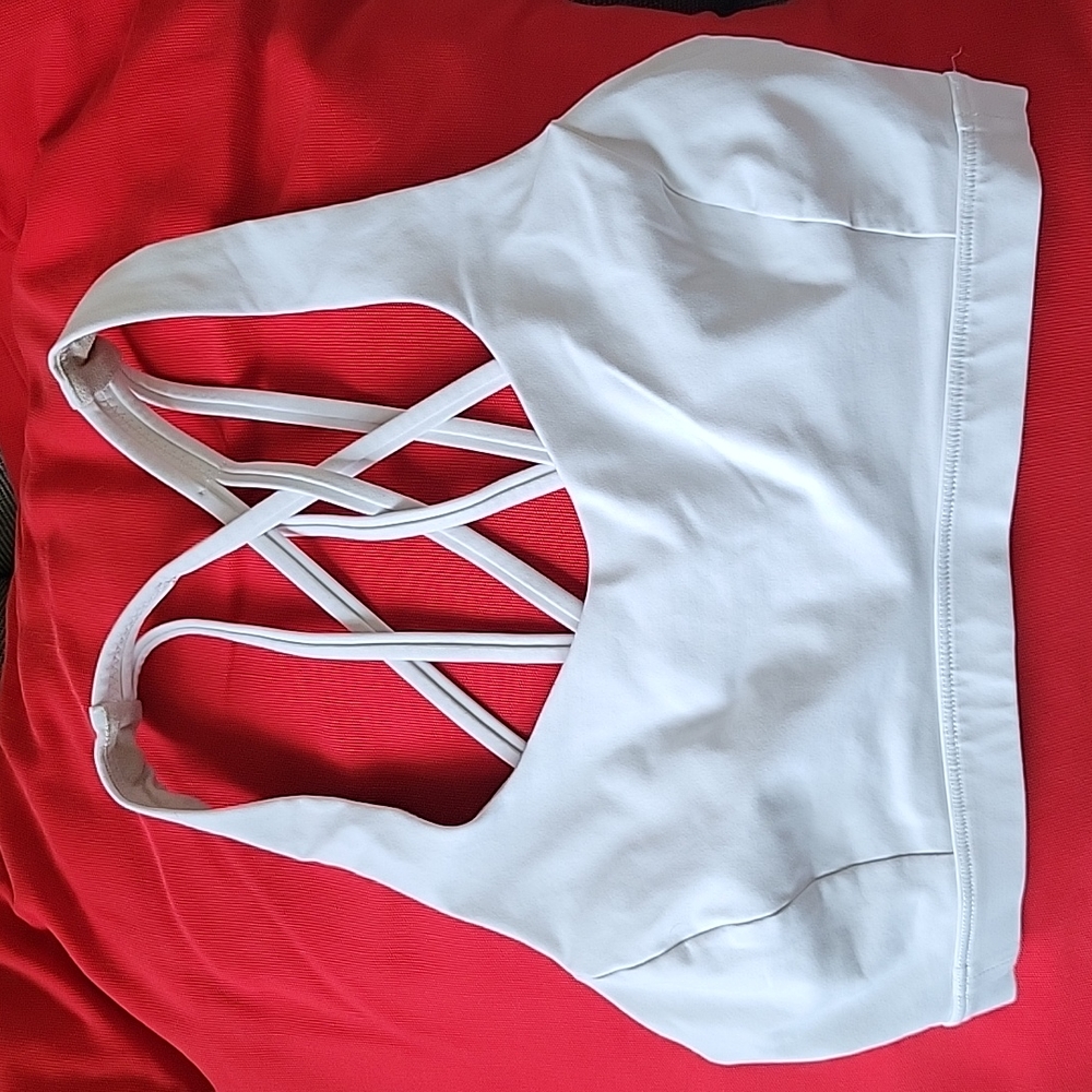 Lululemon Free to Be Serene sports bra